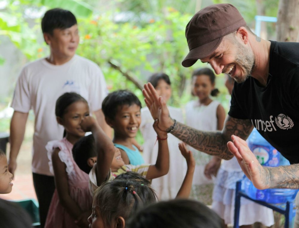 Ο David Beckham στην Καμπότζη με την Unicef