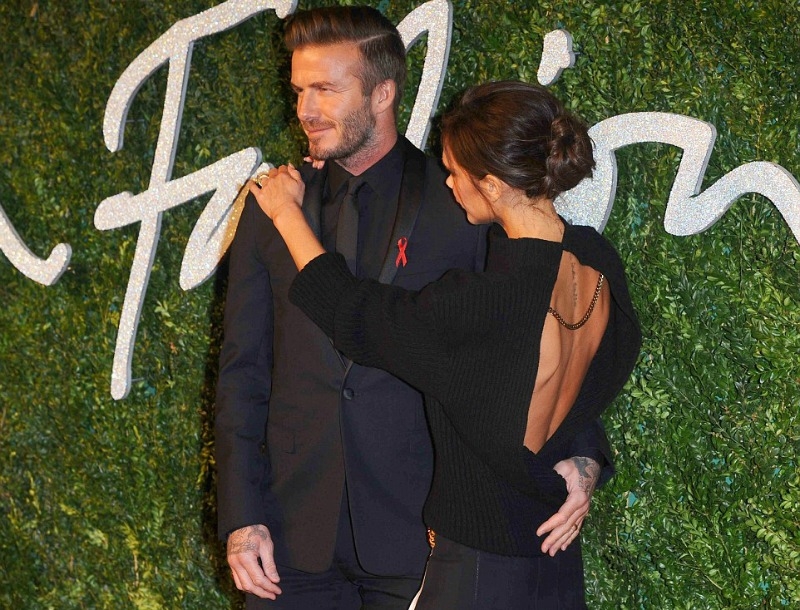 H sexy και ιδιαίτερη εμφάνιση της Victoria Beckham στα British Fashion Awards