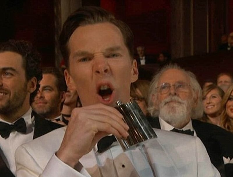 Benedict Cumberbatch: To ποτό στα Oscars!