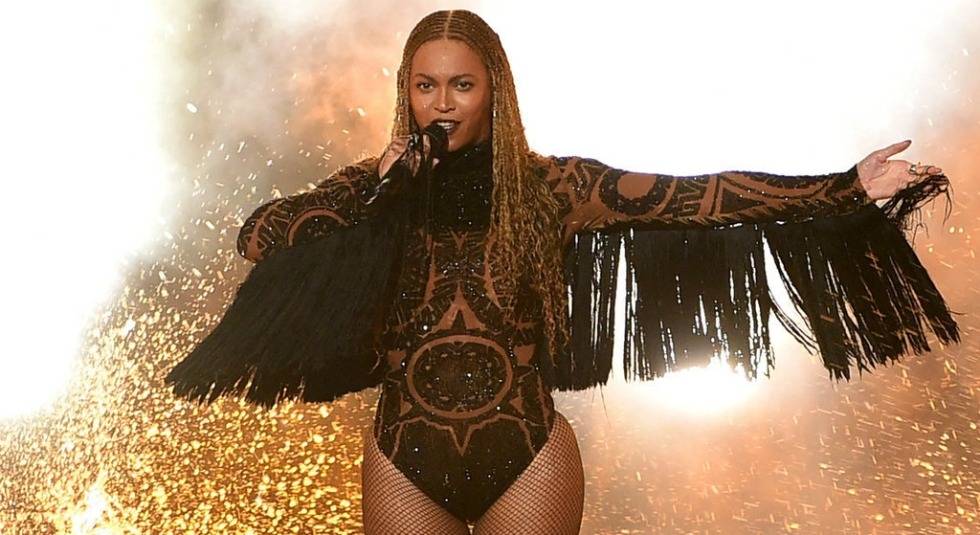 Beyonce εσύ superstar! Μάγεψε με την παρουσία της στα Bet Awards!
