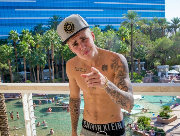 O Justin Bieber στη Σαντορίνη! (Photos) - Κεντρική Εικόνα