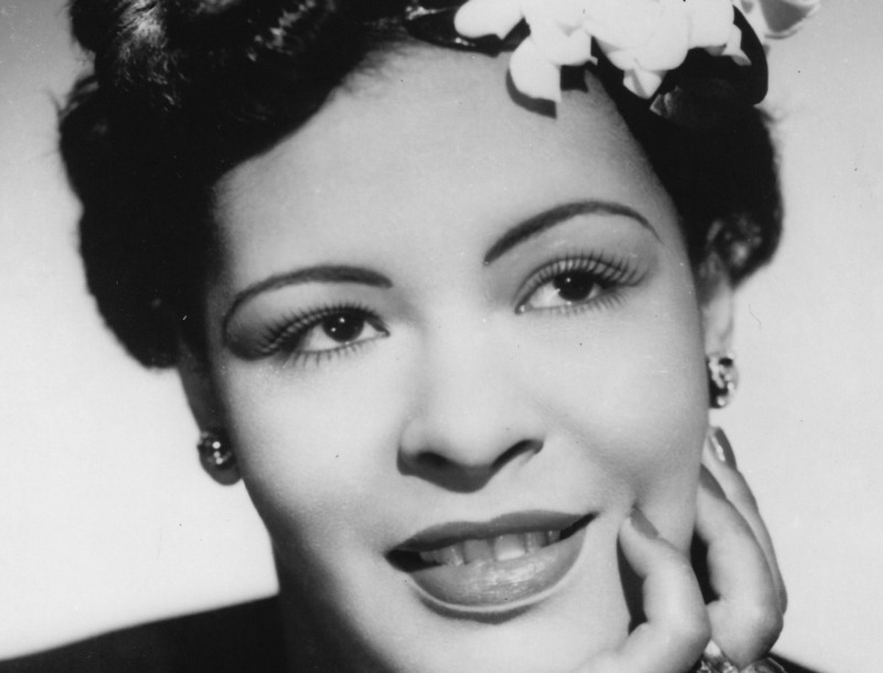 Billie Holiday: Σαν σήμερα πριν 101 χρόνια γεννήθηκε η μεγάλη ντίβα της τζαζ