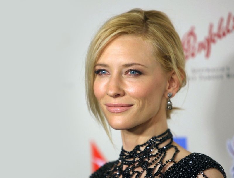 Cate Blanchett: Σε λίγο θα μας ρωτάνε και τι ταμπόν φοράμε!