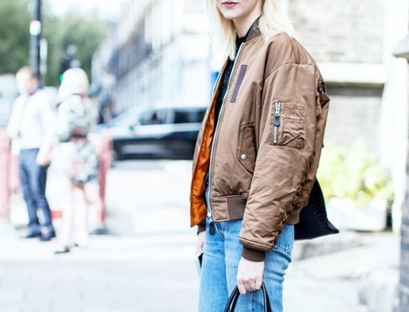 Bomber jacket : 6 stylish τρόποι για να το φορέσεις από το πρωί έως το βράδυ