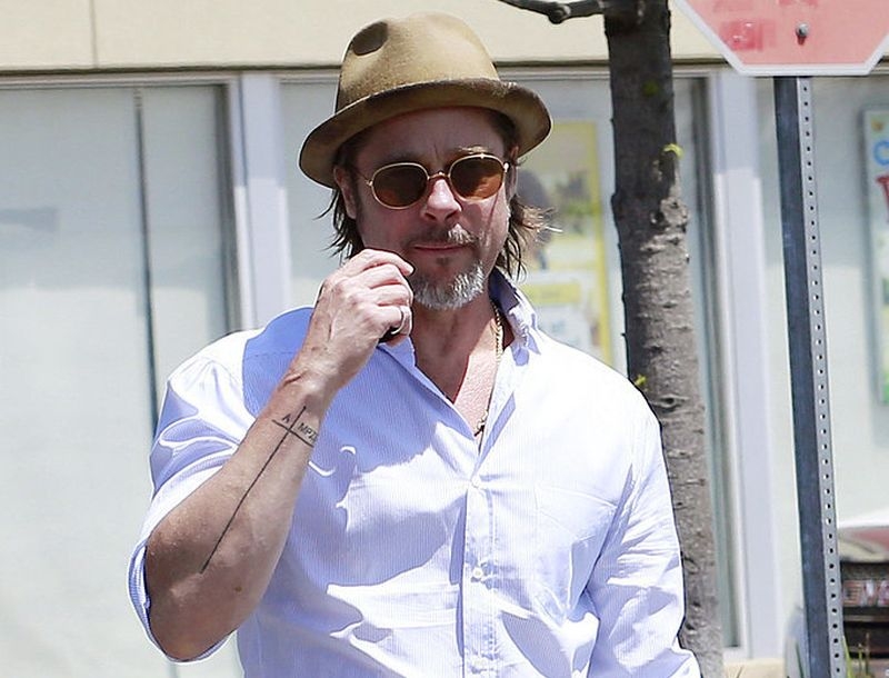 Brad Pitt: Το τρυφερό τατουάζ του για την οικογένεια του Brad Pitt: Το τρυφερό τατουάζ του για την οικογένεια του