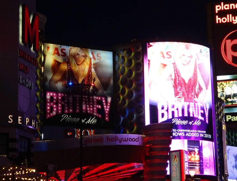Britney Spears: Όλο το Las Vegas γέμισε με αφίσες της