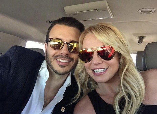 Britney Spears: Χώρισε με τον Charlie Ebersol
