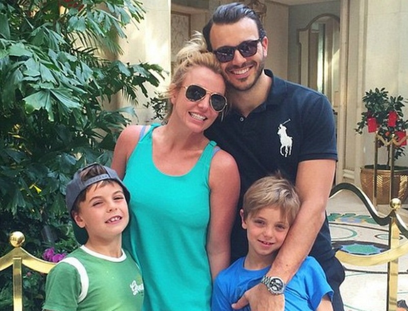 Βritney Spears: H οικογενειακή φωτογραφία με τον σύντροφό της Βritney Spears: H οικογενειακή φωτογραφία με τον σύντροφό της