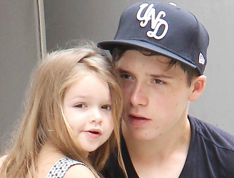 Ο Brooklyn Beckham πήγε με την αδερφή του να αγοράσουν παιχνίδια