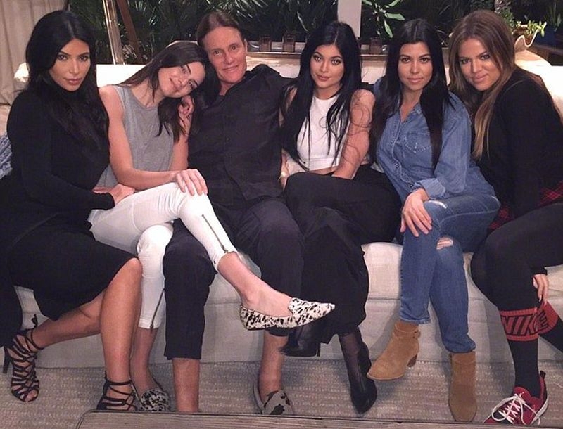 Bruce Jenner: Πως ανακοίνωσε ότι θα γίνει γυναίκα στις κόρες του