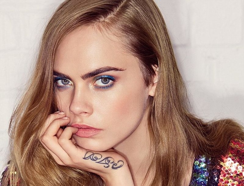 Cara Delevingne: Με έχουν πληγώσει γυναίκες Cara Delevingne: Με έχουν πληγώσει γυναίκες