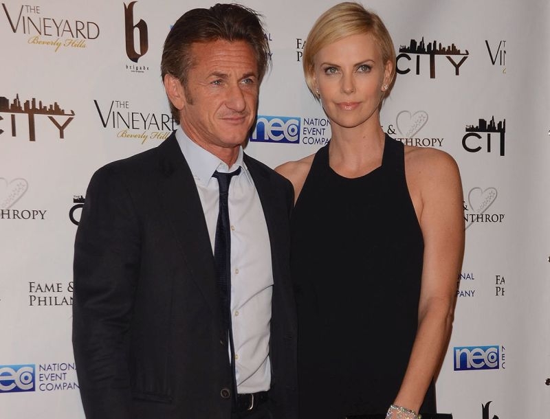 O Sean Penn θα υιοθετήσει τον γιο της Charlize Theron