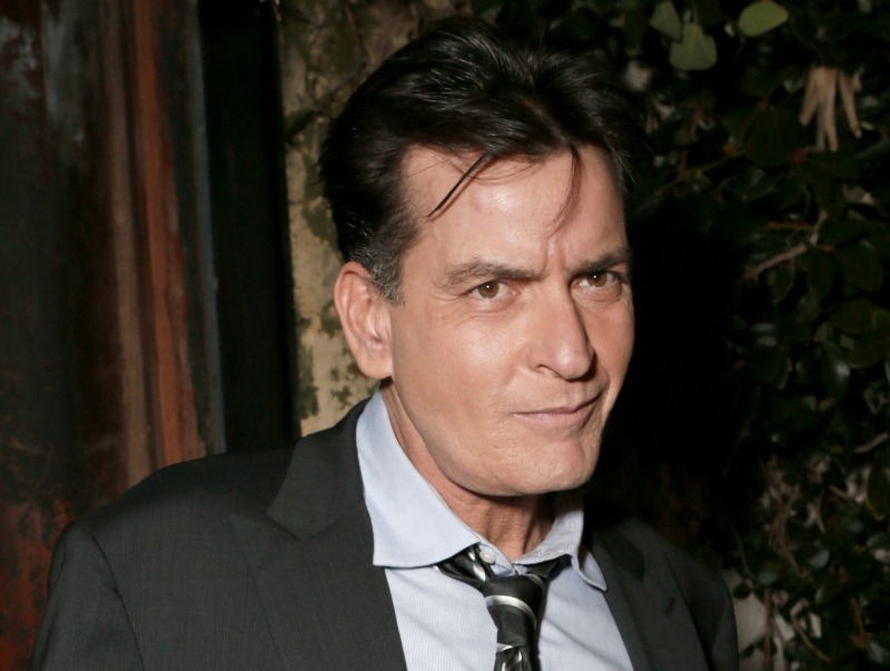 Charlie Sheen: Είμαι φορέας του ιού HIV 