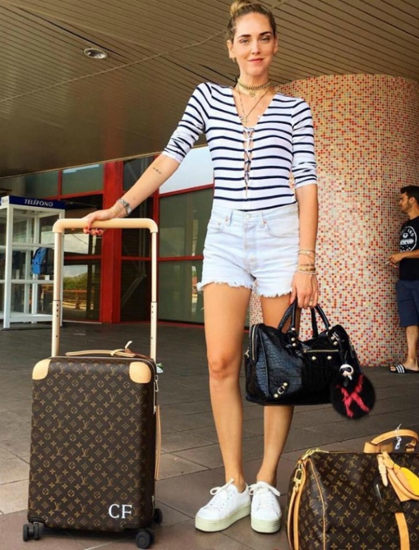 Get the look: H Chiara Ferragni με το πιο girly airport style!