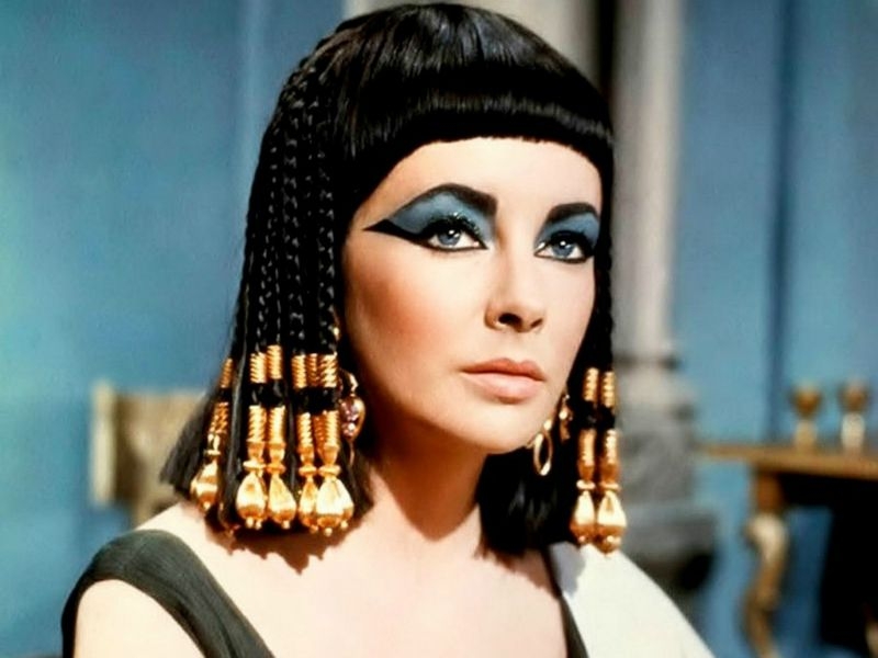 Elizabeth Taylor: Όταν ξεσήκωνε το κοινό ως Cleopatra!