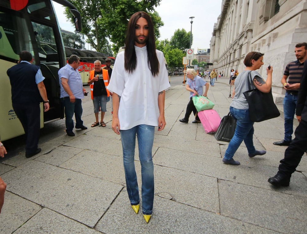 Conchita: Στο Μιλάνο για την παρουσίαση του βιβλίου της 