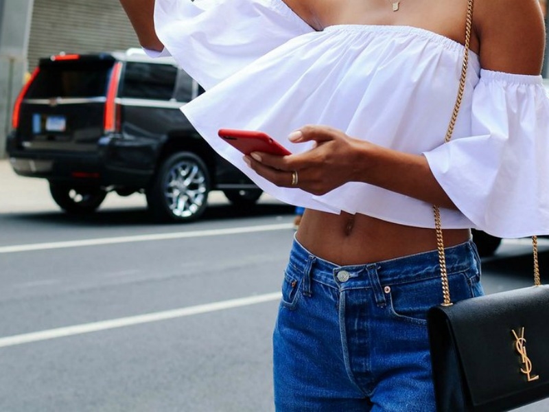 4 τρόποι να συνδυάσεις το αγαπημένο σου cropped top