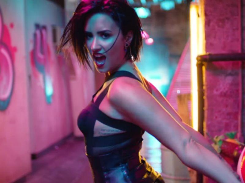 Demi Lovato: Λάτρεψες το καινούργιο τραγούδι της; Μάθε να κάνεις το μακιγιάζ της