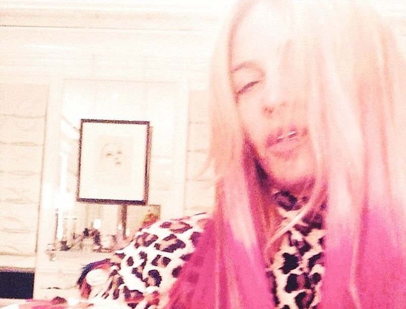 Madonna: Έβαψε τα μαλλιά της ροζ!