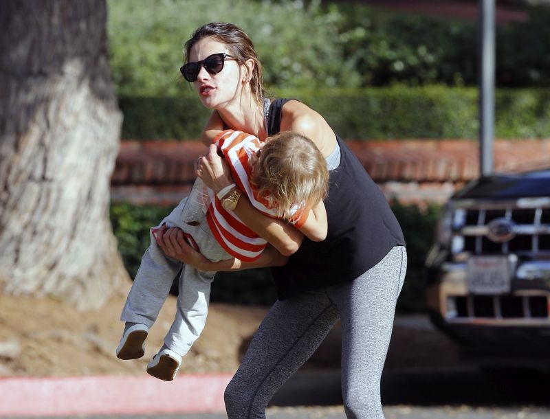 Η Alessandra Ambrosio είναι μια supermom Η Alessandra Ambrosio είναι μια supermom