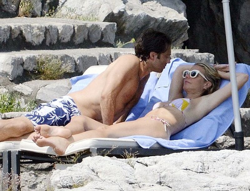 Gwyneth Paltrow: Φιλιά στην παραλία με τον Brad Falchuk