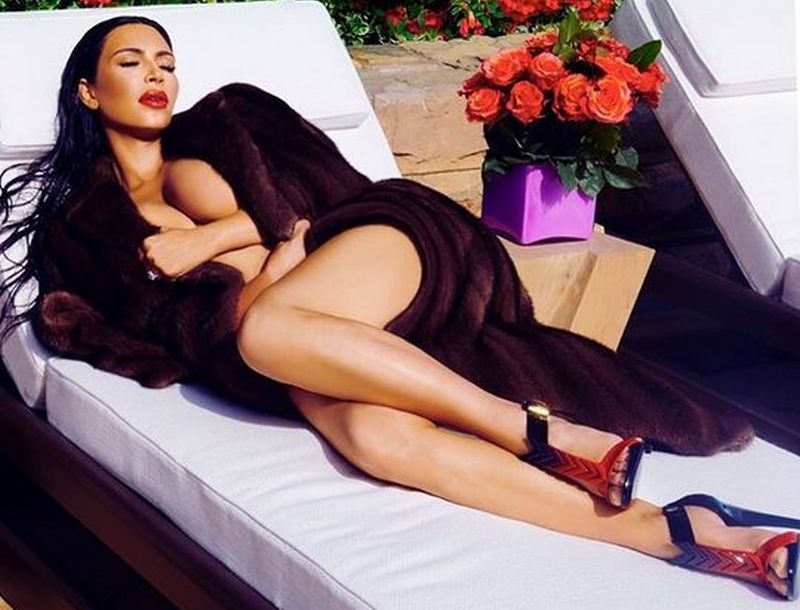 Kim Kardashian : Η sexy φωτογράφισή της για το promotion του site της