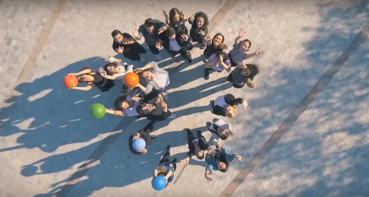 Βρήκαμε τους ανθρώπους πίσω από το viral flash mob στο Πεδίον του Άρεως Βρήκαμε τους ανθρώπους πίσω από το viral flash mob στο Πεδίον του Άρεως