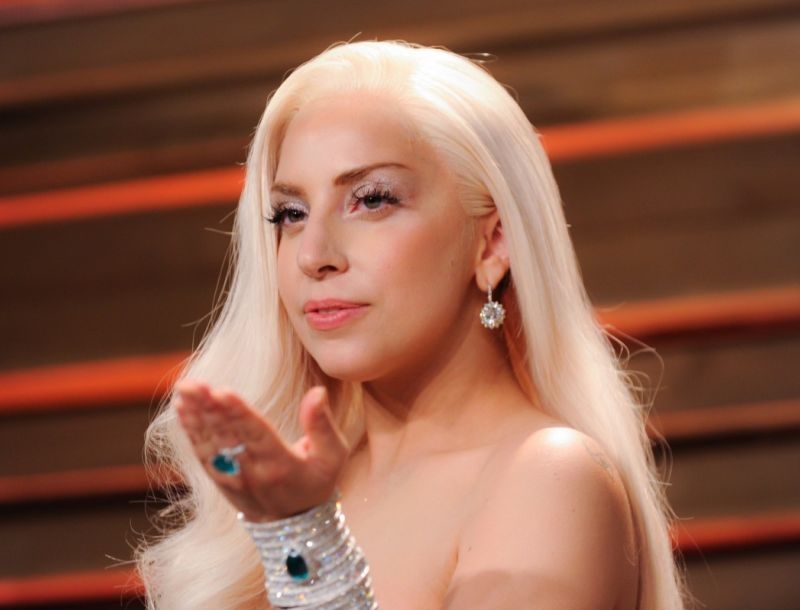 Lady Gaga: Οι γείτονες κάνουν παράπονα για τους θαυμαστές της!