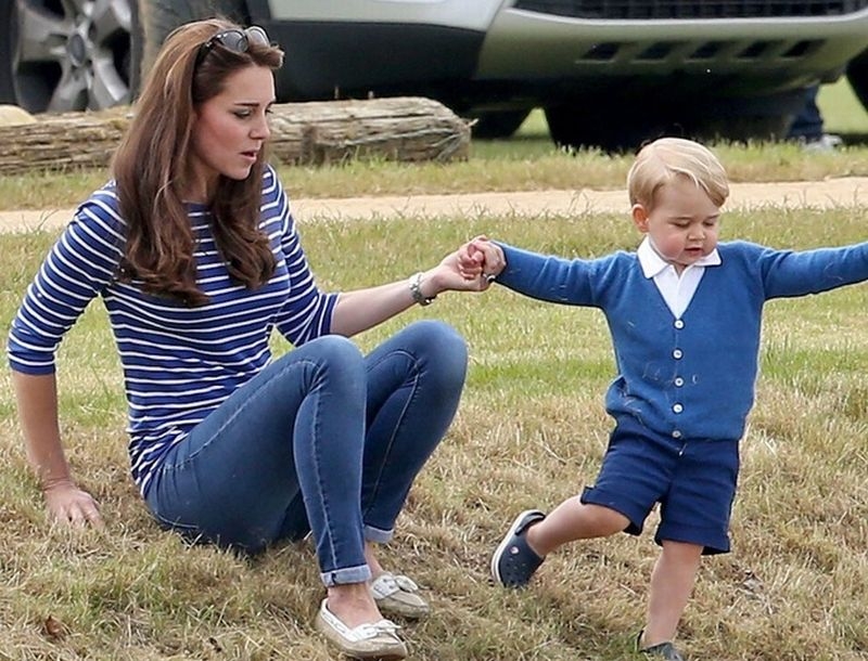 Prince George: Εξαγριώθηκε το Παλάτι με τους paparazzi!