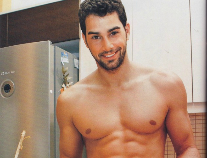 Xάρης Γιακουμάτος: Ο sexy ηθοποιός κάνει πρόταση γάμου μέσω περιοδικού Xάρης Γιακουμάτος: Ο sexy ηθοποιός κάνει πρόταση γάμου μέσω περιοδικού