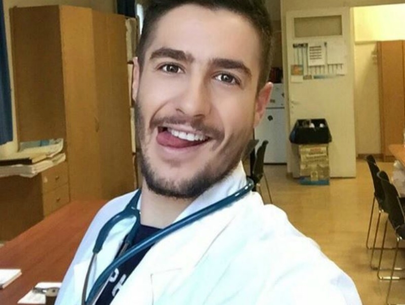 Dr. Sheperd; Ο Νίκος Πετράκης είναι ο πιο σέξι γιατρός Dr. Sheperd; Ο Νίκος Πετράκης είναι ο πιο σέξι γιατρός