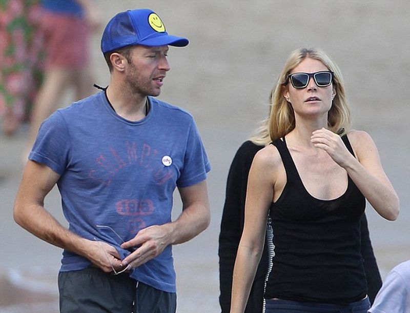 Chris Martin- Gwyneth Paltrow: Επανασύνδεση; H ρομαντική βόλτα στην παραλία