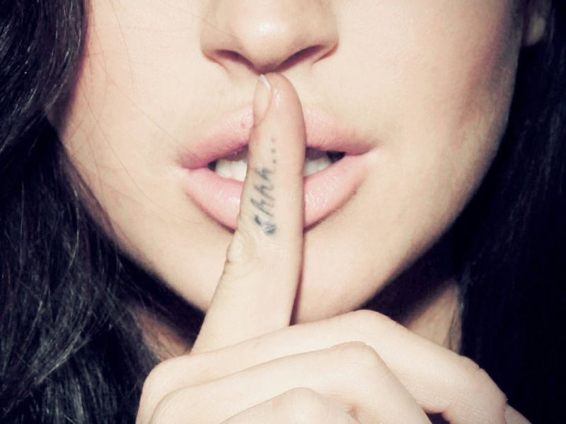 Dirty Talk: Πέντε βήματα προς τις απόλυτες "μίλα μου βρώμικα" καταστάσεις! Dirty Talk: Πέντε βήματα προς τις απόλυτες "μίλα μου βρώμικα" καταστάσεις!