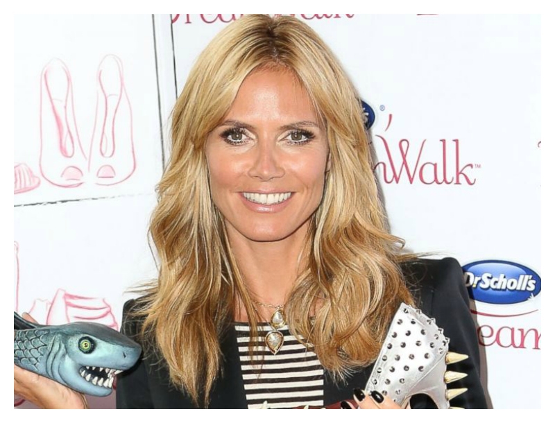 Η Heidi Klum δεν σταματά να επιδεικνύει το καλογυμνασμένο της κορμί