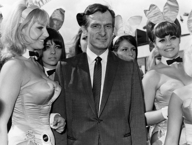 Hugh Hefner: Στα 27 του ήταν ένας άχαρος nerd και δεν ήξερε πώς να ντύνεται 