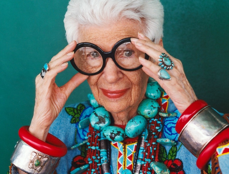 Iris Apfel : 10 φράσεις του 95χρονου fashion icon που θα σε κάνουν να αλλάξεις άποψη για τη μόδα