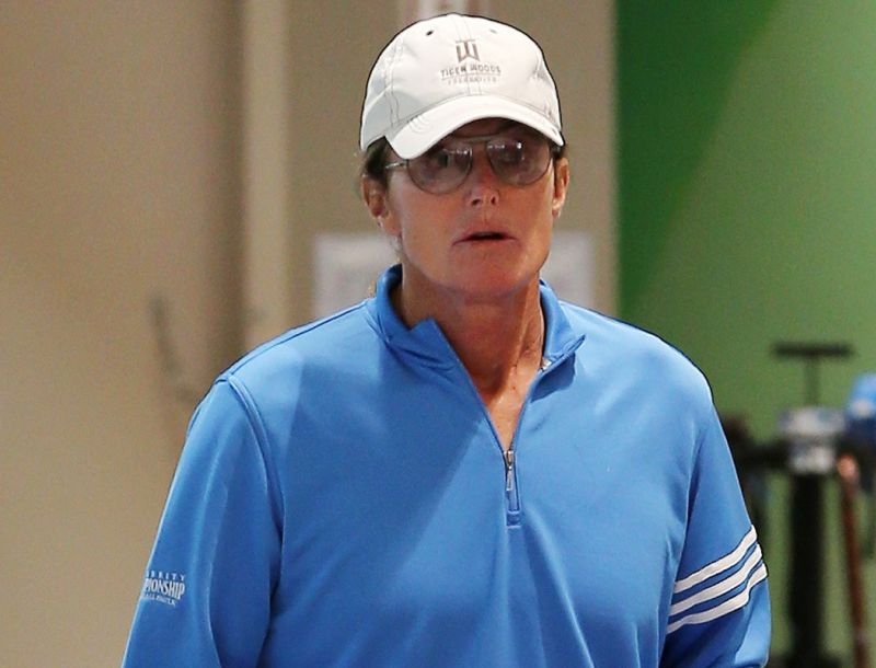 Bruce Jenner: Έβαλε στήθος! Bruce Jenner: Έβαλε στήθος!
