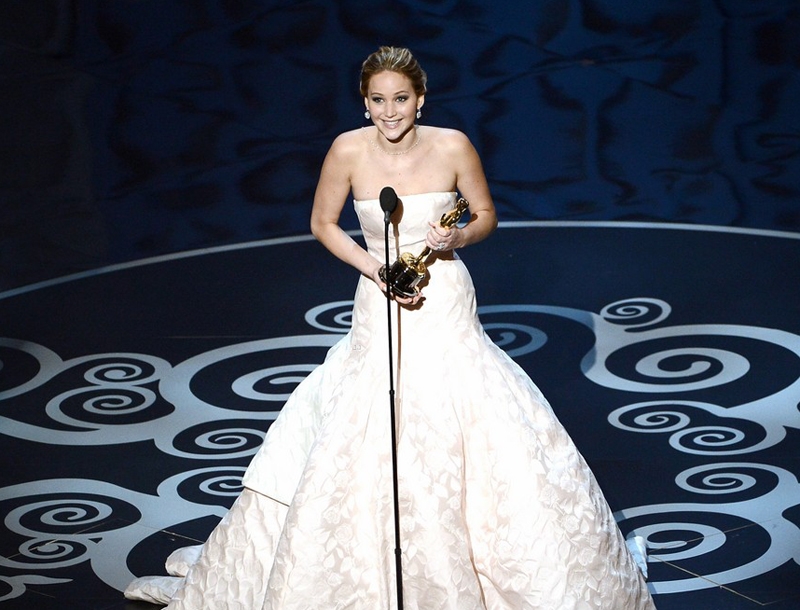 5 αστείες στιγμές της Jennifer Lawrence στα Oscars