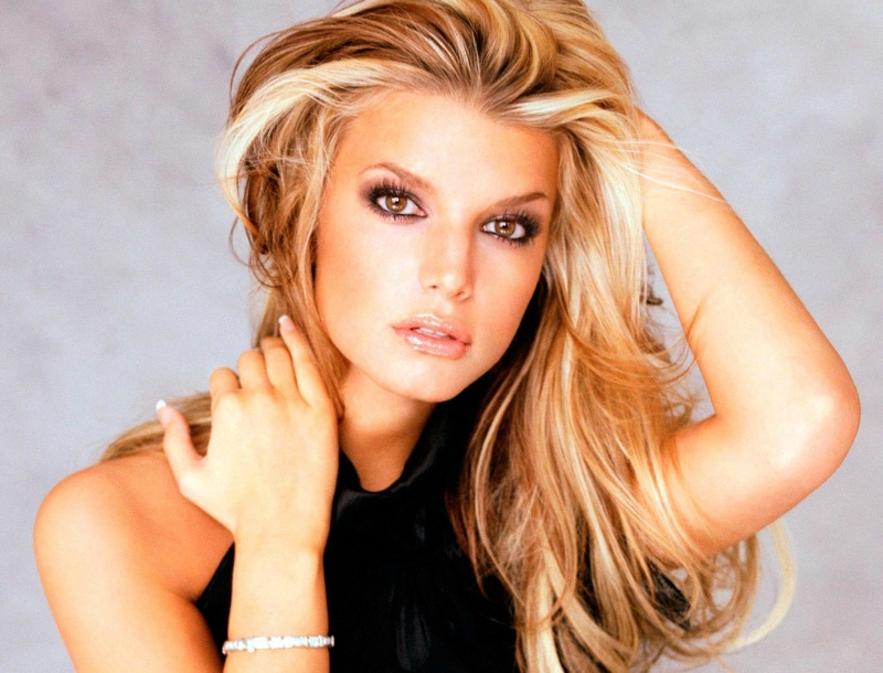 Αγνώριστη η Jessica Simpson! Η νέα της εικόνα μας τρόμαξε