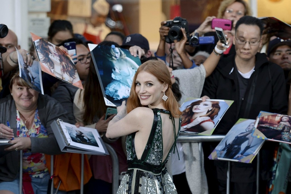 Gorgeous!Το φόρεμα της Jessica Chastain είναι απλά τέλειο!