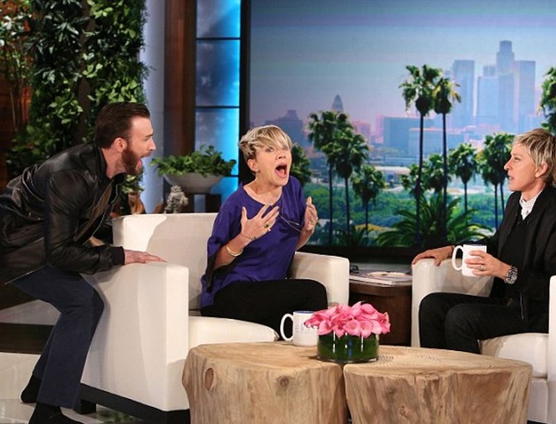 Scarlett Johansson: H τσιρίδα από την πλάκα του Chris Evans στο πλατό! (video) Scarlett Johansson: H τσιρίδα από την πλάκα του Chris Evans στο πλατό! (video)