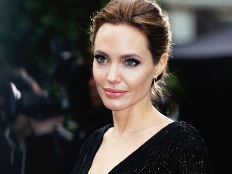 Απίστευτο trash δημοσίευμα: Η Angelina Jolie ετοιμάζει την κηδεία της!