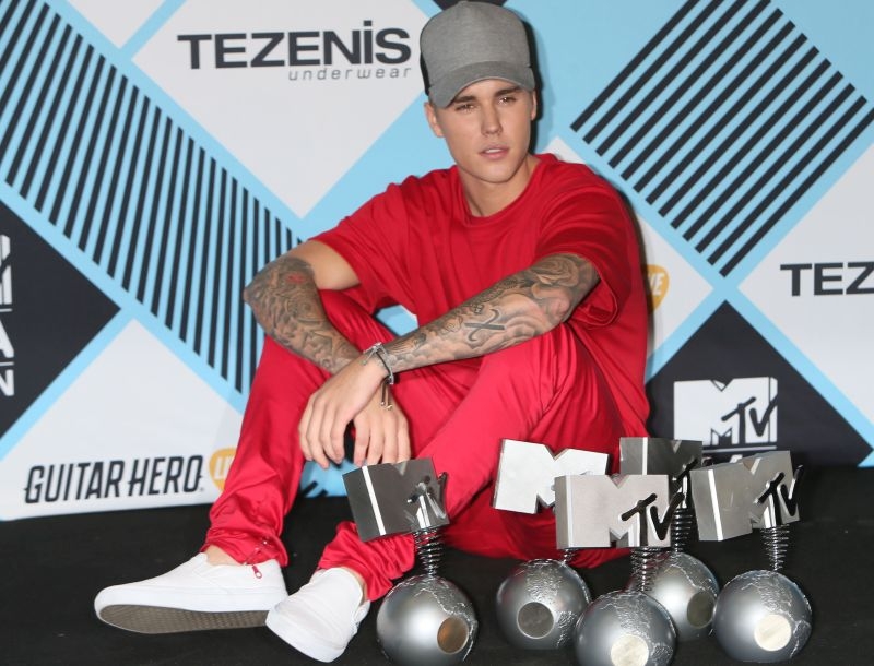 MTV EMA Awards: Σάρωσε ο Justin Bieber – Όλοι οι νικητές