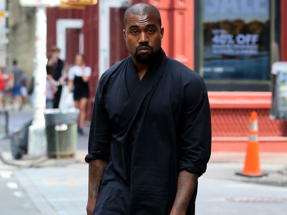 O Kanye West βγήκε βόλτα στα μαγαζιά