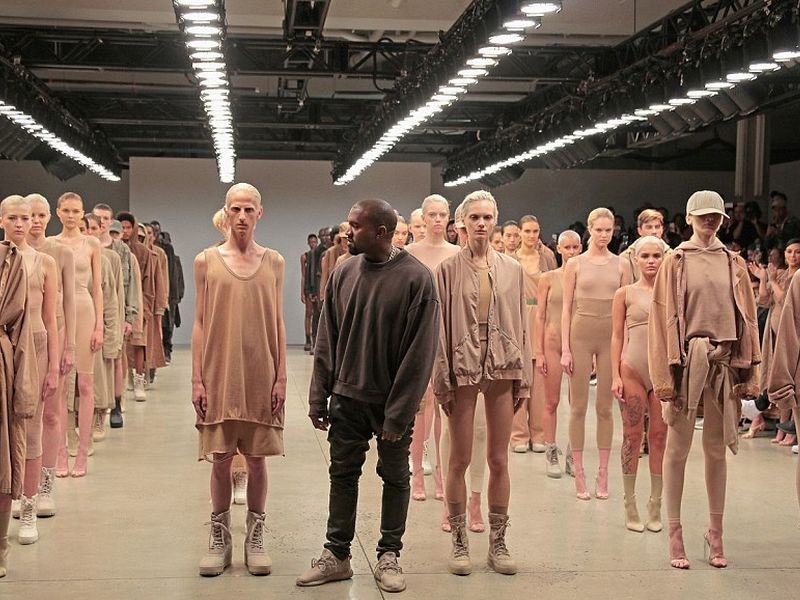 Kanye West : Παρουσίασε τα νέα Yeezy στην NYFW