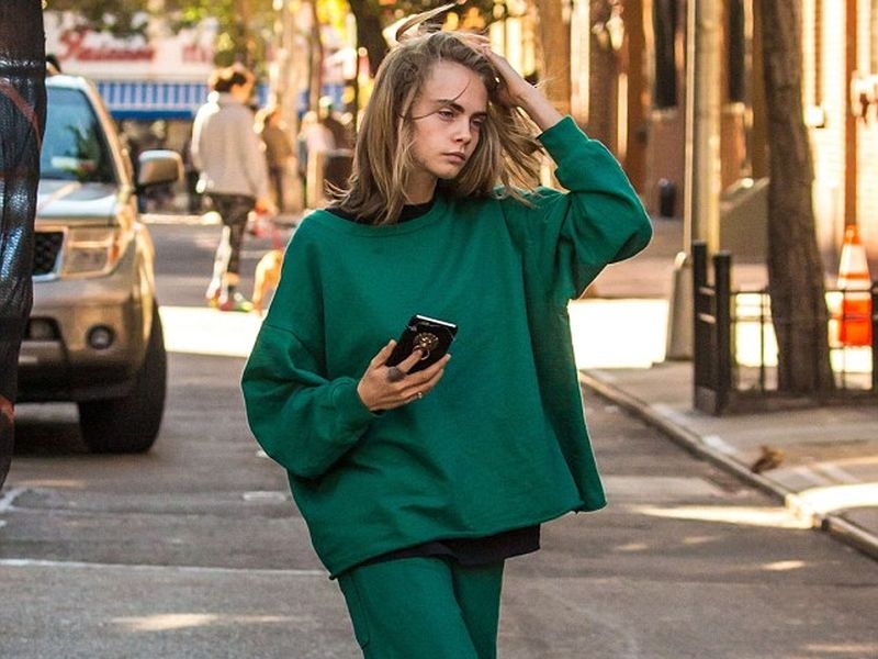 Cara Delevingne εσύ είσαι; Cara Delevingne εσύ είσαι;