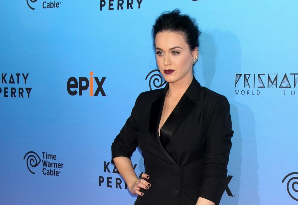 Katy Perry: Με androgynous look στο κόκκινο χαλί