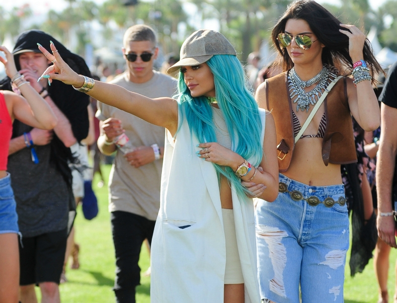 Kendall και Kylie Jenner: H super sexy εμφάνισή τους στο Φεστιβάλ Coachella