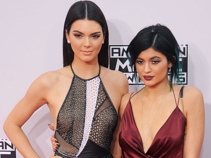 Kendall Jenner : Η Kylie με ζηλεύει επειδή είμαι supermodel