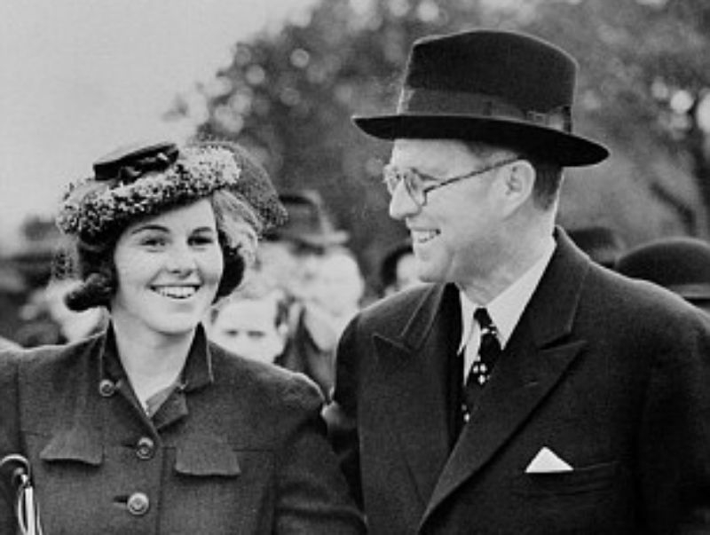 Το φρικαλέο μυστικό των Kennedy: Έκαναν λοβοτομή στη διανοητικά ανάπηρη κόρη τους Το φρικαλέο μυστικό των Kennedy: Έκαναν λοβοτομή στη διανοητικά ανάπηρη κόρη τους